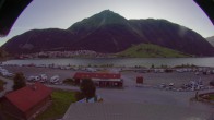 Archiv Foto Webcam Schöneben: Talstation der Bergbahn mit Blick auf Reschensee und Dorf Reschen 01:00