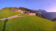 Archiv Foto Webcam Ladurns: Bergstation Kabinenbahn 06:00