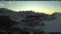 Archiv Foto Webcam Fassatal - Moena - Ankunft der Gondelbahn "Valbona le Cune" 07:00