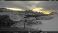 Archived image Webcam Fassatal - Moena - mountainstation of the gondola "Valbona le Cune" 07:00