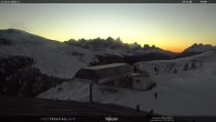 Archiv Foto Webcam Fassatal - Moena - Ankunft der Gondelbahn "Valbona le Cune" 07:00