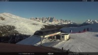 Archived image Webcam Fassatal - Moena - mountainstation of the gondola "Valbona le Cune" 17:00