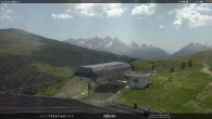 Archived image Webcam Fassatal - Moena - mountainstation of the gondola "Valbona le Cune" 06:00