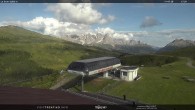 Archiv Foto Webcam Fassatal - Moena - Ankunft der Gondelbahn "Valbona le Cune" 17:00