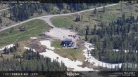 Archived image Webcam Fassatal - San Pelegrino - panorama view of the ski-piste and liftmachinery of the "San Pellegrino Pass" 09:00