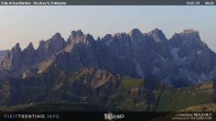 Archiv Foto Webcam Fassatal - San Pelegrino - Ankunft des Sesselliftes "Cavia-Col Margherita" 05:00