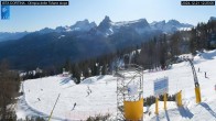 Archived image Webcam Cortina d&#39;Ampezzo: World Cup slope from Rifugio Duca d&#39;Aosta 11:00