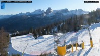 Archived image Webcam Cortina d&#39;Ampezzo: World Cup slope from Rifugio Duca d&#39;Aosta 13:00