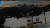 Archived image Webcam Cortina d&#39;Ampezzo: World Cup slope from Rifugio Duca d&#39;Aosta 01:00