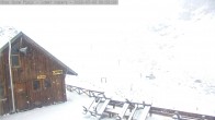 Archived image Webcam Ohau Snowfields - Daylodge 09:00