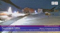 Archived image Webcam Faschina Pass, base station "Stafelalpbahn" 23:00