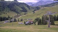 Archiv Foto Webcam Almenwelt Lofer: Kinderbereich und Talstation Family Express 07:00