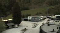 Archiv Foto Webcam Almenwelt Lofer: Blick auf die Talstation der Almbahn 1 17:00