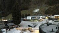 Archiv Foto Webcam Almenwelt Lofer: Blick auf die Talstation der Almbahn 1 16:00