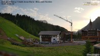 Archiv Foto Webcam Lech am Arlberg: Ausblick Chalet Anna Maria zur Piste 05:00