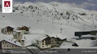 Archived image Webcam Hotel Arlberghaus at Zürs 13:00