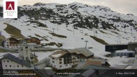 Archiv Foto Webcam Hotel Arlberghaus in Zürs mit Blick auf den Weltcuphang 06:00