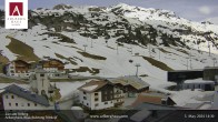 Archiv Foto Webcam Hotel Arlberghaus in Zürs mit Blick auf den Weltcuphang 13:00