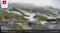 Archived image Webcam Hotel Arlberghaus at Zürs 05:00