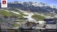 Archived image Webcam Hotel Arlberghaus at Zürs 04:00
