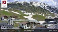 Archived image Webcam Hotel Arlberghaus at Zürs 13:00