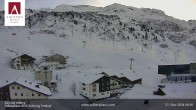 Archiv Foto Webcam Hotel Arlberghaus in Zürs mit Blick auf den Weltcuphang 07:00