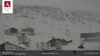 Archiv Foto Webcam Hotel Arlberghaus in Zürs mit Blick auf den Weltcuphang 13:00