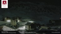 Archiv Foto Webcam Hotel Arlberghaus in Zürs mit Blick auf den Weltcuphang 03:00