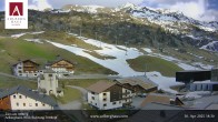 Archiv Foto Webcam Hotel Arlberghaus in Zürs mit Blick auf den Weltcuphang 17:00