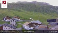 Archiv Foto Webcam Hotel Arlberghaus in Zürs mit Blick auf den Weltcuphang 05:00