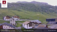 Archiv Foto Webcam Hotel Arlberghaus in Zürs mit Blick auf den Weltcuphang 05:00