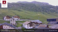 Archiv Foto Webcam Hotel Arlberghaus in Zürs mit Blick auf den Weltcuphang 06:00