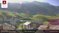 Archiv Foto Webcam Hotel Arlberghaus in Zürs mit Blick auf den Weltcuphang 07:00