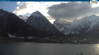 Archived image Webcam Inn "Bergkristall" near Maurach 17:00