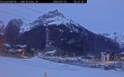 Archived image Webcam Base station of the Brunni cable car 17:00