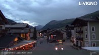 Archiv Foto Webcam Livigno Ortszentrum 02:00