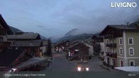 Archiv Foto Webcam Livigno Ortszentrum 04:00