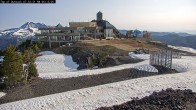 Archiv Foto Webcam Mt Bachelor: Three Sisters 07:00
