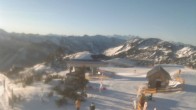 Archiv Foto Webcam Blick vom Feuerkogelhaus auf das Skigebiet 07:00