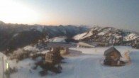 Archiv Foto Webcam Blick vom Feuerkogelhaus auf das Skigebiet 05:00