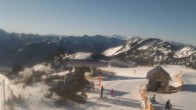 Archiv Foto Webcam Blick vom Feuerkogelhaus auf das Skigebiet 07:00