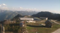Archiv Foto Webcam Blick vom Feuerkogelhaus auf das Skigebiet 17:00