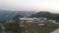 Archiv Foto Webcam Blick vom Feuerkogelhaus auf das Skigebiet 19:00