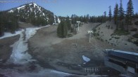Archived image Webcam Mammoth Mountain - Canyon Lodge 04:00
