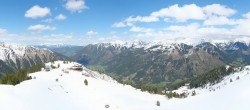 Archiv Foto Webcam Riesneralm: Panorama Skigebiet und Skihütte Hochsitz 13:00