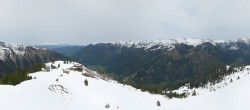 Archiv Foto Webcam Riesneralm: Panorama Skigebiet und Skihütte Hochsitz 13:00