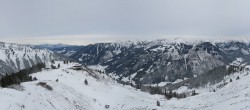 Archiv Foto Webcam Riesneralm: Panorama Skigebiet und Skihütte Hochsitz 13:00