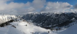 Archiv Foto Webcam Riesneralm: Panorama Skigebiet und Skihütte Hochsitz 09:00