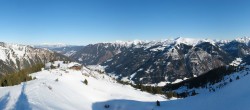 Archiv Foto Webcam Riesneralm: Panorama Skigebiet und Skihütte Hochsitz 11:00