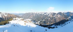 Archiv Foto Webcam Riesneralm: Panorama Skigebiet und Skihütte Hochsitz 13:00